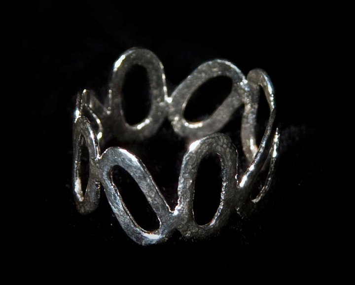 Loopy Oval Ring